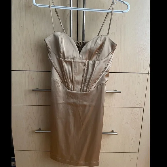 Dress - Picture 1 of 3